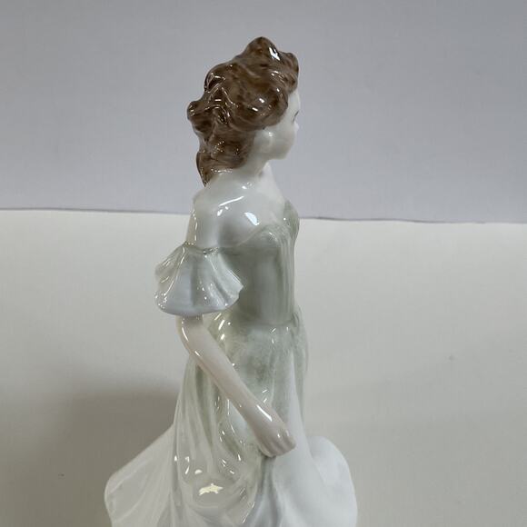 Royal Doulton Figurine Madison Green & White Dress HN 4204 Pretty Ladies Coll. - Picture 8 of 14